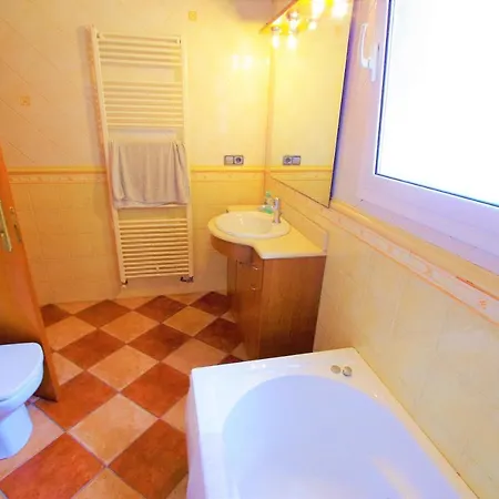 Villa V&v Lloret-villa Julia- Gran Casa Para 12 Personas Con Increibles Vistas Al Mar Y Lloret Con Piscina Privada Lloret de Mar
