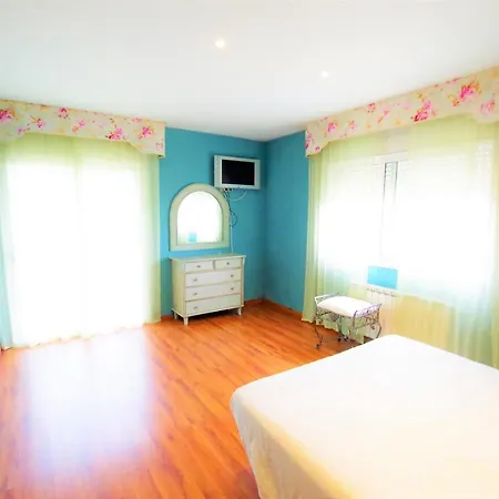 Villa V&v Lloret-villa Julia- Gran Casa Para 12 Personas Con Increibles Vistas Al Mar Y Lloret Con Piscina Privada Lloret de Mar
