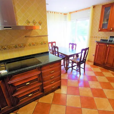 V&v Lloret-villa Julia- Gran Casa Para 12 Personas Con Increibles Vistas Al Mar Y Lloret Con Piscina Privada Villa